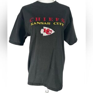 KANSAS CITY CHIEFS / Vintage Black Embroidered Logo T-Shirt / Large